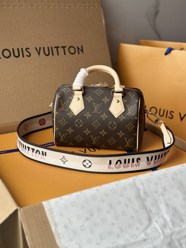 M45957杏色~Lv2021秋冬新品以标志性 Damier Eb ne 帆布制成的 Speedy 2O手袋尽显经典的路易威登迷人魅力 该包无论手提 肩背或斜背