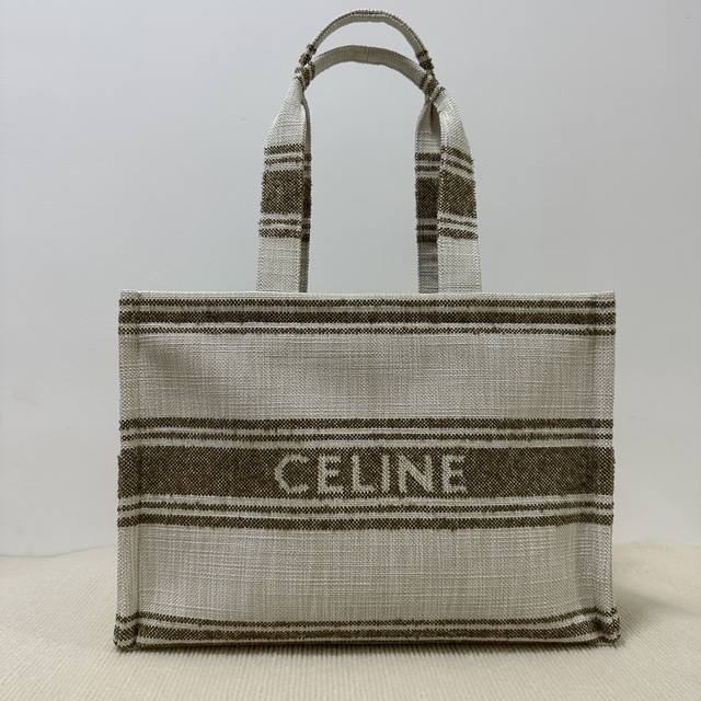 大号 Celine赛琳 新品 Cabas Thais 印花织物牛皮革tote23S限定系列 通体印花字母托特 搭配立体凯旋门logo 精致百搭 内里有小袋子 两