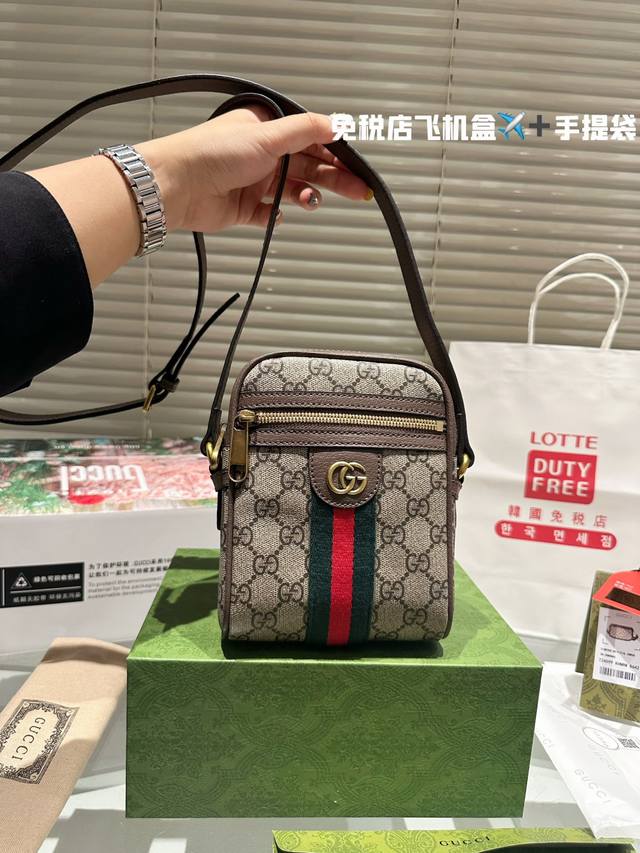 配盒全套包装 Size 14.18Cm Gucci 新款手机包 容量也是可以 我的天哪 太美了吧 奶茶色gucci