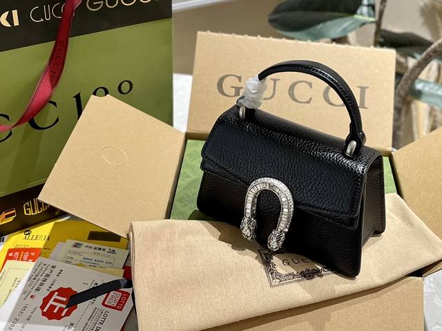 纯皮 折叠礼盒 官网飞机箱包装 Gucci 新成员 钻扣迷你酒神手提包 新款全皮包包 新配色真的戳中我心头爱彰显优雅高贵气质 跟大家分享一下我今天买到的这个很喜