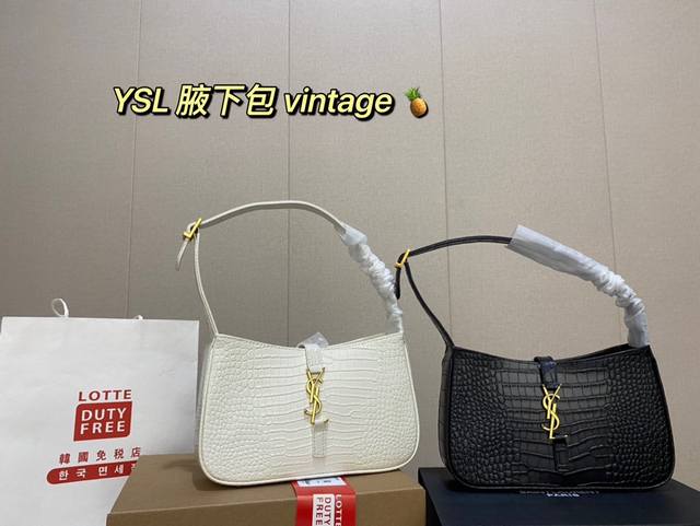 鳄鱼纹 全套礼盒包装 飞机盒 推荐杨树林ysl 腋下包 非常适合秋冬的一款腋下包~ 看多了celine Gucci Prada.... 杨树林的这款却是很新颖,