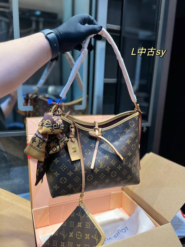 折叠飞机 Lv 22新品 原单品质 Tote 这款包 真是太有味道了 浓浓的复古风情 Vintage 的精髓体现的淋漓尽致 挺括明快的线条与丰富的经典设计细节彰