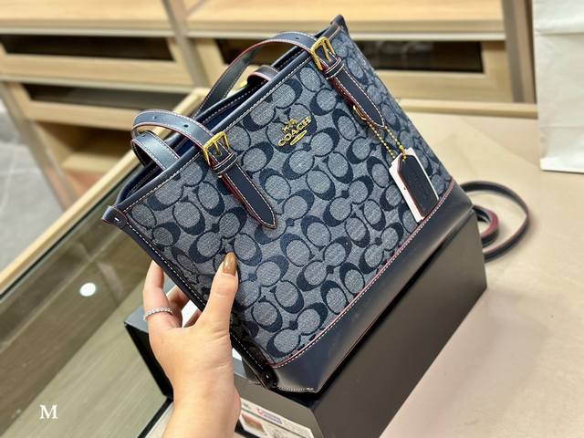 配折叠盒 Size 25.21Cm 蔻驰 新款神仙托特 Mollie Tote25 真的超喜欢这个设计 尺寸小巧 又有隔层 购物袋 预测必须火 搜索 Coach