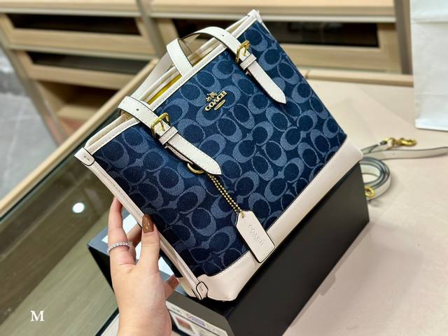 配折叠盒 Size 25.21Cm 蔻驰 新款神仙托特 Mollie Tote25 真的超喜欢这个设计 尺寸小巧 又有隔层 购物袋 预测必须火 搜索 Coach