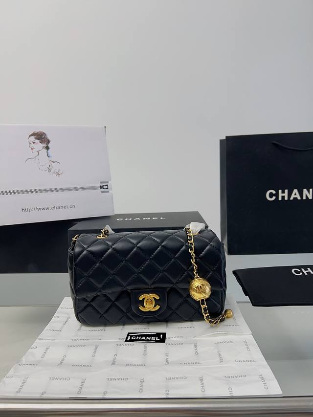 Chanel 金球方胖子颜色图