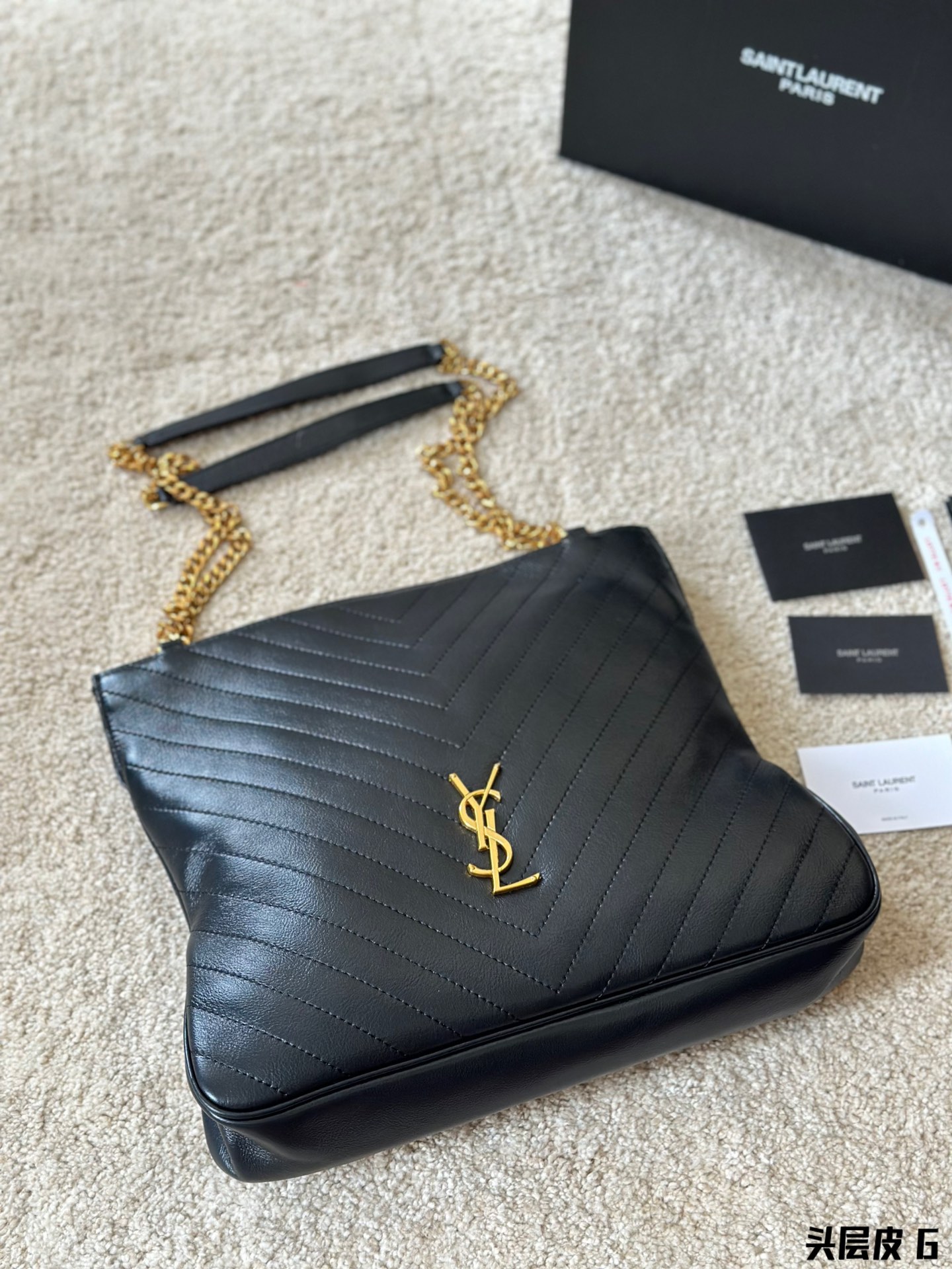 头层皮 Ysl 链条托特包 黑色系的搭配很适这季节 复古氛围感瞬间拉满 尺寸大号34 30Cm 小号28 25Cm