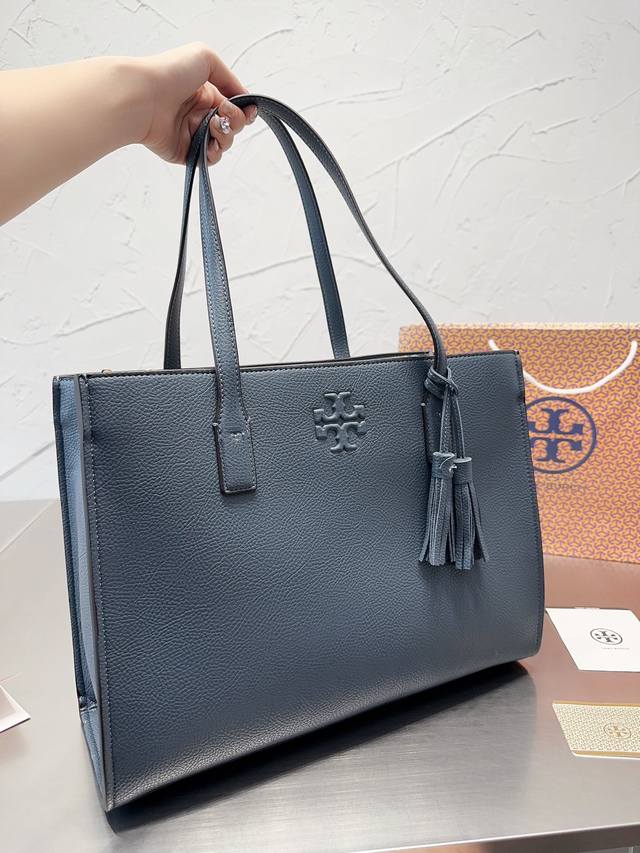 上新tory Burch 托里伯奇 2023新品购物袋手提单肩多用 定制面料logo五金原版一比一品质 炒鸡百搭实用的一款 喜欢的美妞赶快入手吧 店主推荐 质量