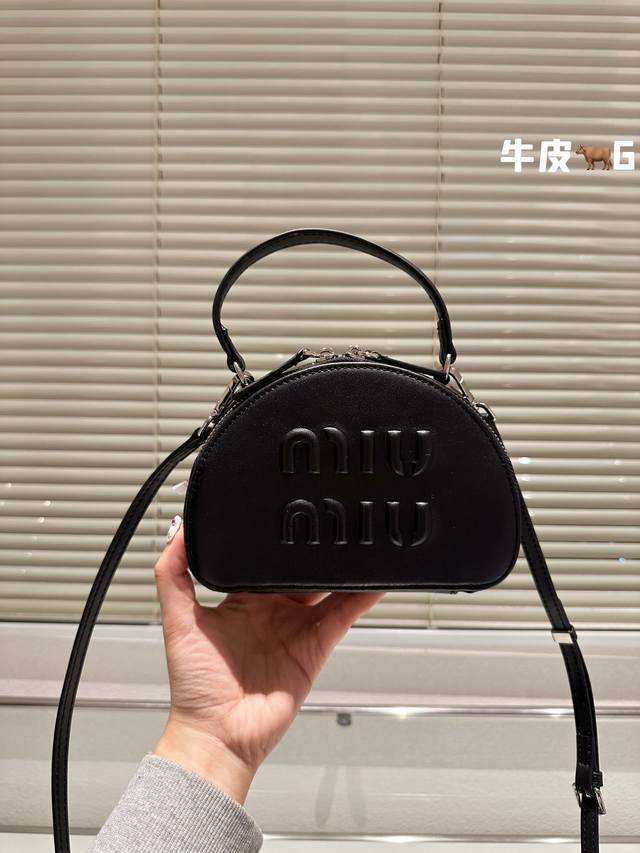 头层皮 Miumiu斜挎包 时装 休闲 不挑衣服 尺寸18Cm