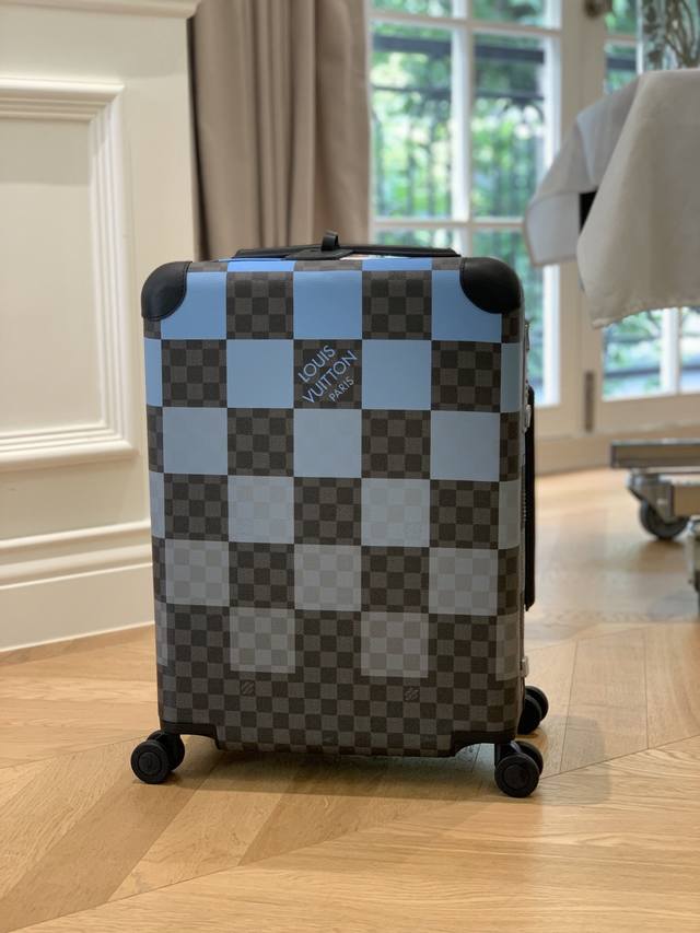 Louis Vuitton-Horizon四轮拉杆箱 55厘米 规格 38*55*21 长*高*宽 专柜正品品质 现货供应 L V Horizon 拉杆箱是由品