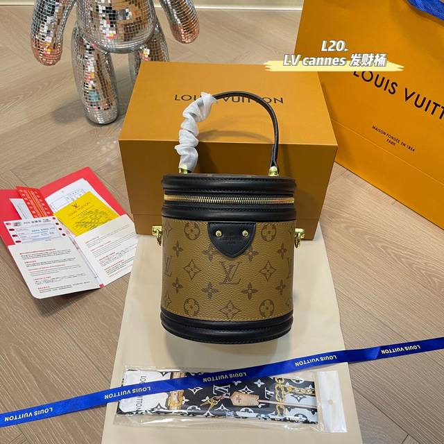 配折叠盒 Size 15*17Cm Lv Cannes 水桶包 发财桶 发财桶 越用越香 百搭实用 黑色真皮 原版帆布涂层配牛皮材质