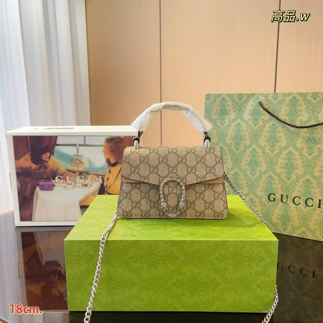 配飞机折叠礼盒 Gucci 酒神手提包 专柜最新款gucci 手提市场独家新款 古奇醉新爆款 醉新元素 Gucc1Speedy波士顿枕头包现货原厂订制五金 进口