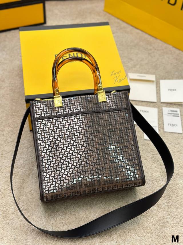 亮片 尺寸 25 25Cm F家 Fendi Peekabo 购物袋 经典的tote造型 托特包