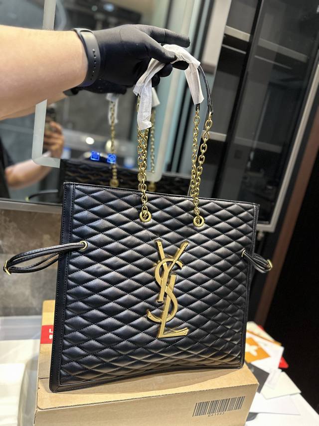 净版 金属大标 礼盒包装 Ysl Le Pochon 绗缝菱格纹tote 抽绳可凹不同造型 大tote感觉太温柔了简直 随意搭配都出彩#Ysi K尺寸41 36