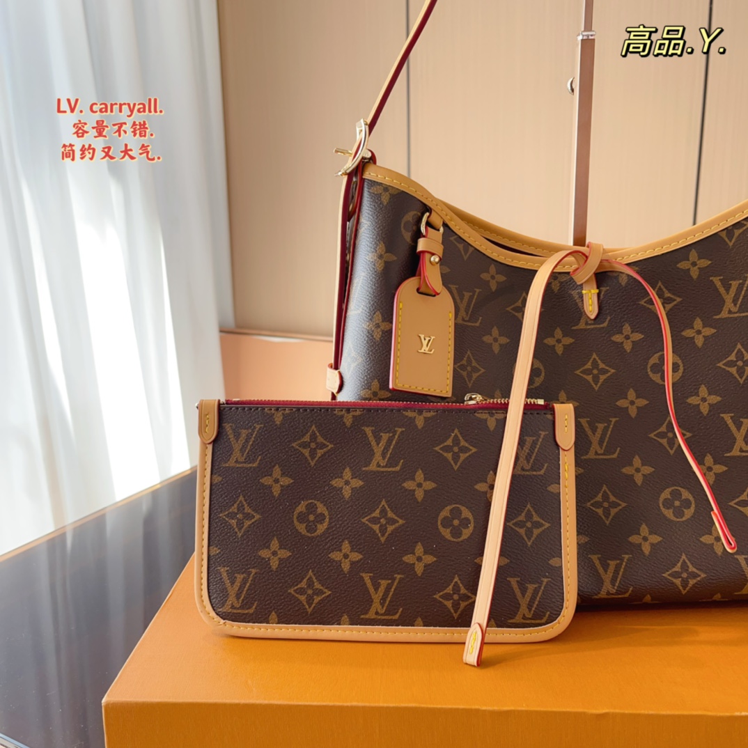 配折叠礼盒 Lv Carryall 新款购物袋 这款包真的太有味道了 浓浓的复古风情 Vintage 的精髓体现的淋漓尽致 灵感源自档案馆的复古细节 尤其值得称