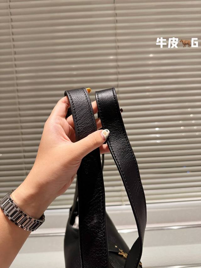 圣罗兰ysl 托特包 经典饱满柔软 设计感十足 时尚百搭 潮流搭配必备 尺寸29.25