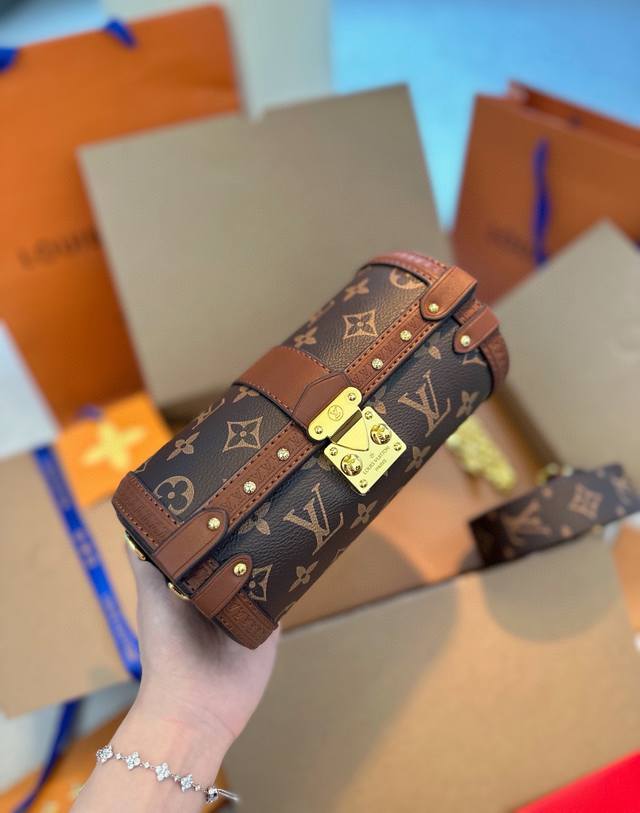 牛皮 原单折叠礼盒 Lv巴比龙louis Vuitton 2021 Prefall Papillon Trunk 除了monogram老花图案 圆通翻盖锁扣设计