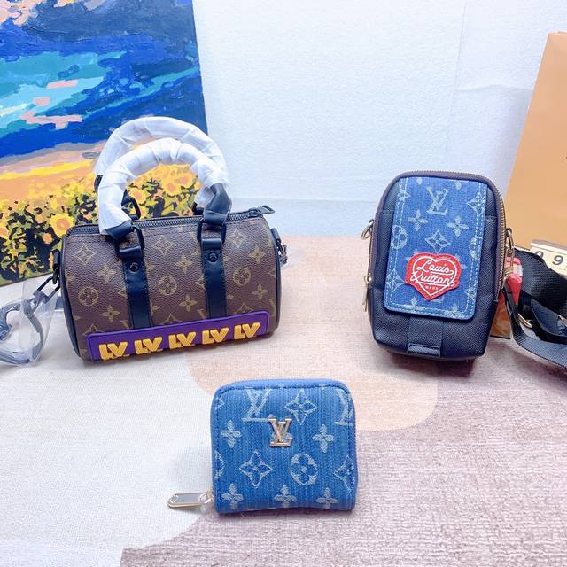 三件套 Lv 枕头包+手机包+钱包 3件套组合 尺寸 大20X13X10Cm 中18X13X5Cm 10X10Cm