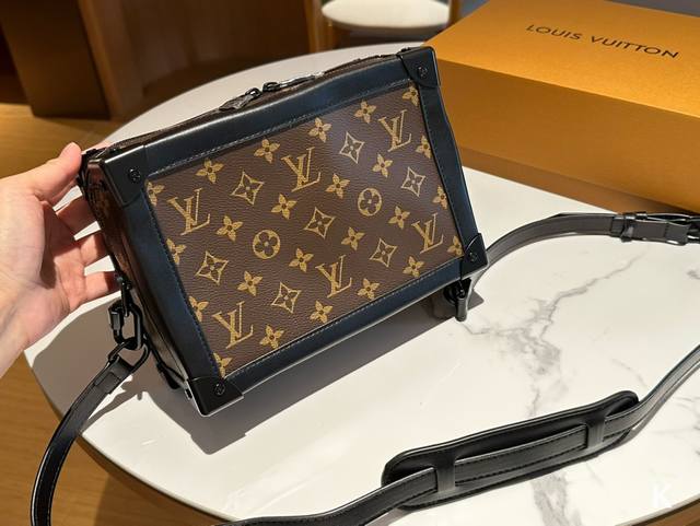 Lv 路易威登 Soft Trunk链条包 秀款软盒子盒子包 尺寸25Cm 礼盒包装