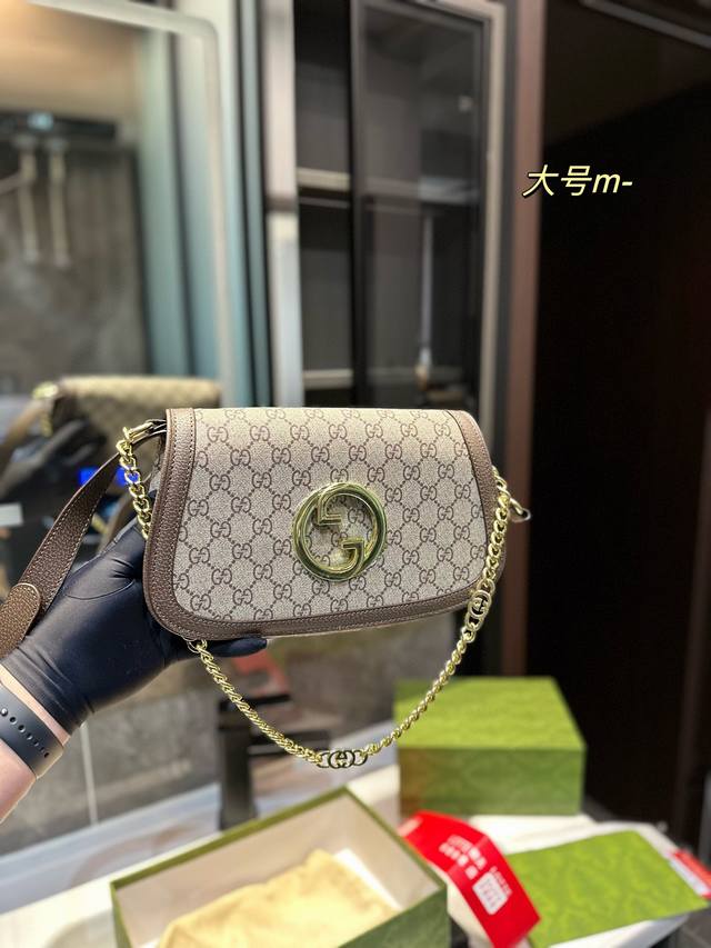 礼盒包装 Gucci古驰gucci Blondie系列圆形互扣式双g时髦中古包 配长肩带 Gucci 单肩斜挎包刷爆某书 超级 男士们 女士们 通通可以使用 大