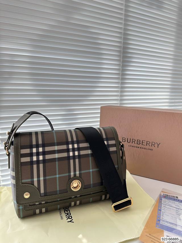 配折叠盒子 巴宝莉burberry 橄榄绿巴宝莉专柜最新款单肩斜挎包 实用耐久的面料 采特殊亚麻材质搭配牛皮四季必备 单肩斜挎背两用款 尺寸 25 18 货号6