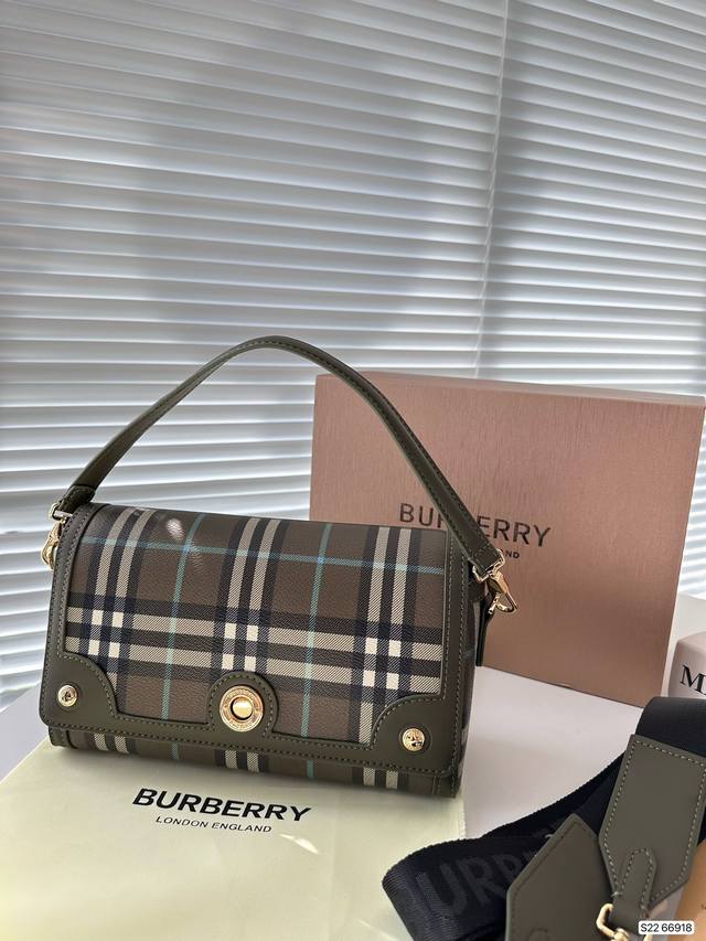 配折叠盒子 巴宝莉burberry 橄榄绿巴宝莉专柜最新款单肩斜挎包 实用耐久的面料 采特殊亚麻材质搭配牛皮四季必备 单肩斜挎背两用款 尺寸 24 15 货号6