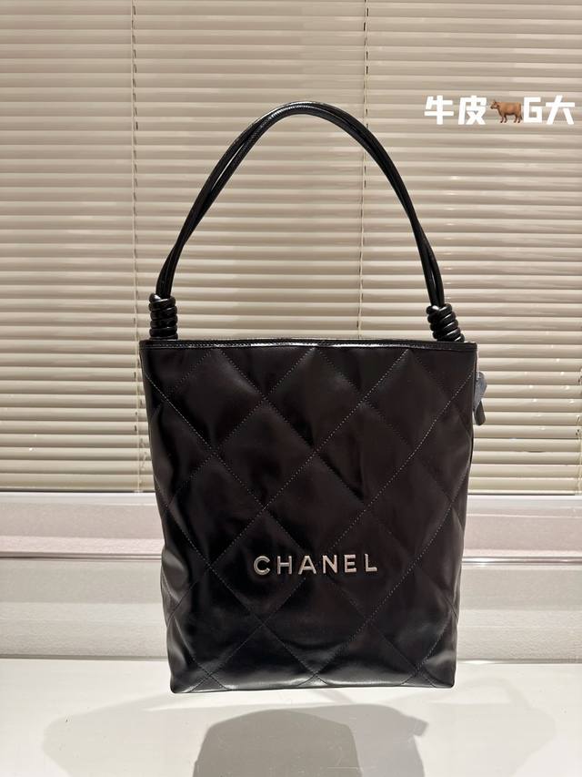 头层皮 Chanel 大托特包 慵懒随性又好背 黑色 红棕色 上身满满的惊喜 高级慵懒又随性 彻底心动的一只 Size 大号 28 35Cm