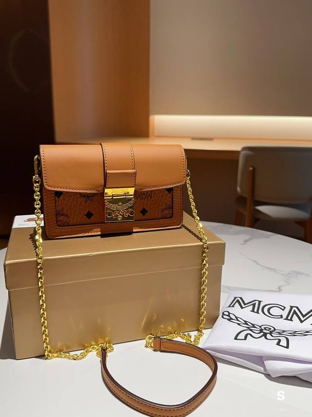 Mcm Tracy 经典迷你mini链条包单肩斜挎包 尺寸18Cm 礼盒包装