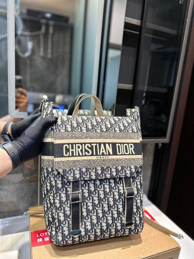 高品质 原单布 迪奥 Dior 早秋新款双肩包 专柜最新进口帆布原单品质 官网同步 原版五金不掉色 品质保证超洋气 超实用 随心装 永不过时 必备单品 X尺寸