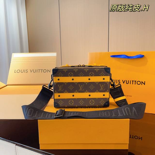 配飞机折叠礼盒 Lv 小硬箱 Clutch Box 老花单肩斜挎包 盒子包 Handle Soft Trdnk 箱子包这款男女都可以背的一款 上身特别个性菱角分