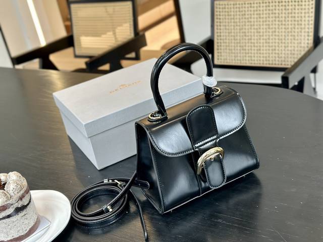 配盒 Size 20*16Cm 小 Delvaux Brillant 白雪公主 德尔沃 经典 这只真的不算新款 但是市场这款真的很少有 很优雅 很有内涵