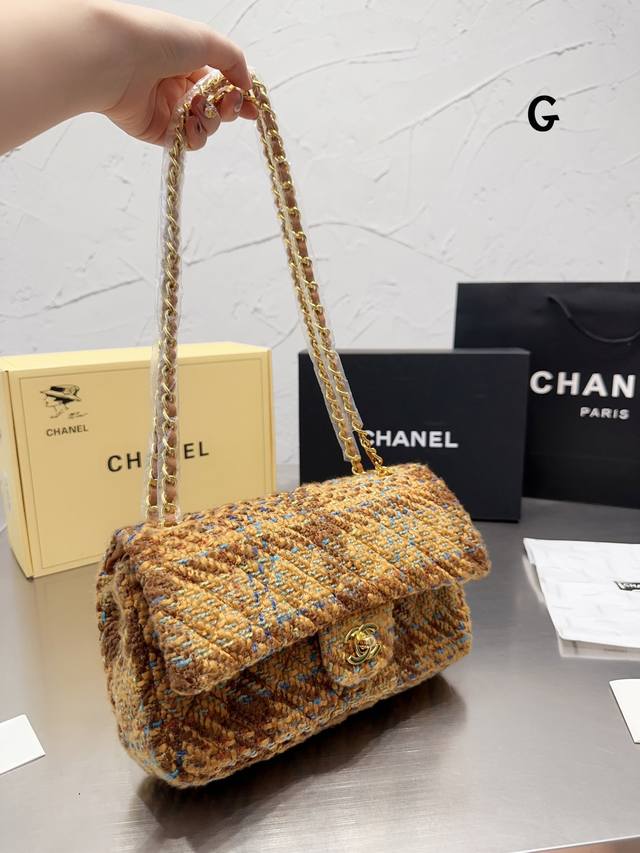 配全套包装 香奈儿chanel 小香毛呢cf包 高级货原单品质 进口面料原版面料专柜对版回头率百分百哦 细节完美高端版本 内里有专柜标码 细节完美 真正的白富美