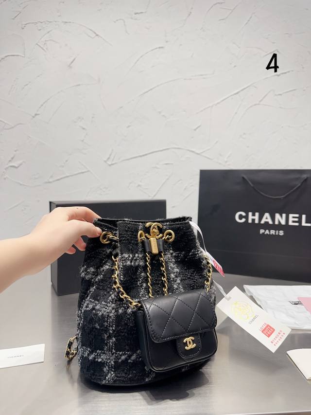 Chanel 二合一 毛呢双肩包双子包 时髦精必备款 超级精致 Size 22 21Cm