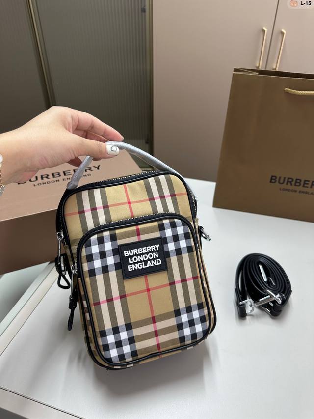 Burberry 巴宝莉相机包 男女都可以背的款式 自己背腻了还可以给男朋友 超喜欢随性帅气的包包 L-15尺寸15.7.22折叠盒