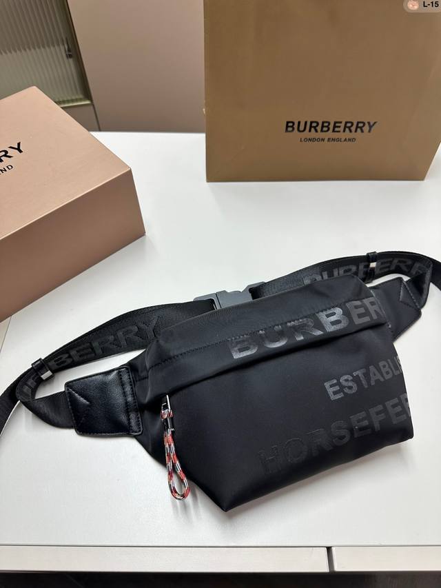 Burberry巴宝莉腰包胸包 经典标志 辨识度极高 上身绝绝子 不愧百搭时髦单品 L-15尺寸26.8.15配盒