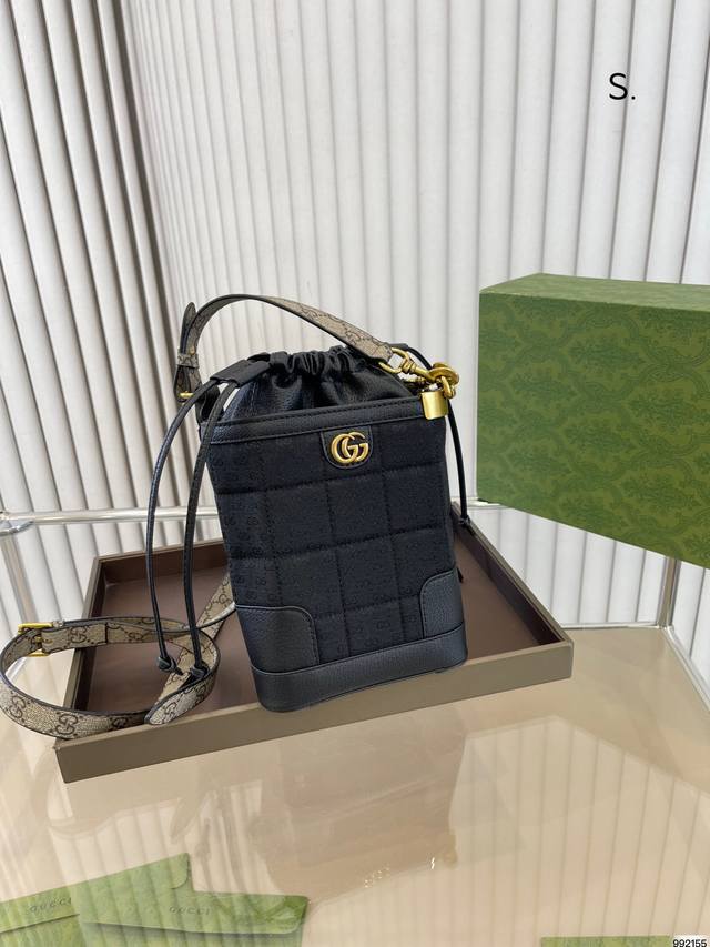 酷奇gucci 水桶包 抽绳水桶包 最爱单品 经典老花 真心狂推 必留款 容量大 满足日常需求 尺寸 14 18