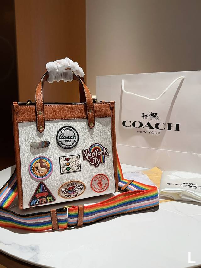 Coach蔻驰 Field Tote 22托特包tote 贴图徽章购物袋 尺寸22Cm 礼盒包装 - 点击图像关闭