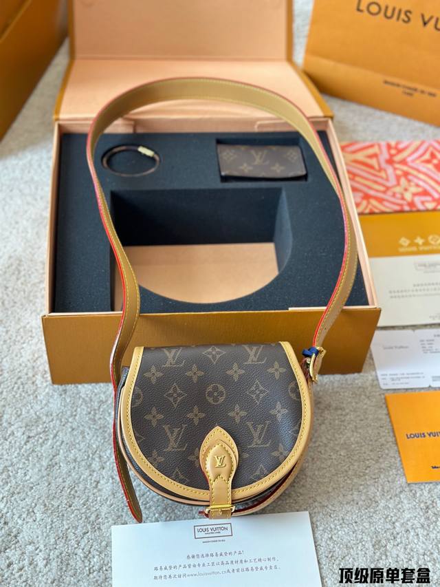 顶级原单 套盒 Lv Tambourin 中古小猪包 型号 44860# Sac Tambourin 釆用经典monogram帆布配搭复古皮饰包边 时尚年轻 小