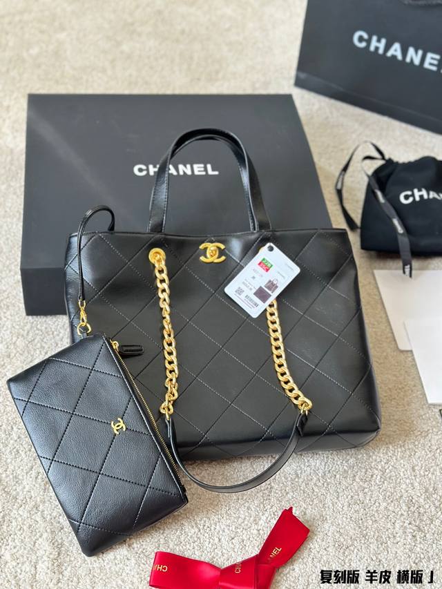 横款 小羊皮 Chanel 托特大气时髦购物袋 一眼就爱上 Vintage高级感满满的tote 配金链条的经典设计 大小刚好,整体五金是做1日的 做1日感自然不