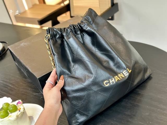 配折叠盒顶级原单 Size 36*36Cm 香奈儿太好搭配了呜呜呜 Chanel Bag 更酷哦 牛皮很耐造 高级感拉满 搜索 小香家 垃圾袋