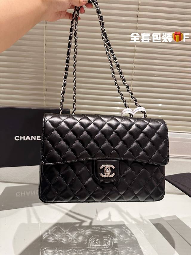 头层皮 香奈儿 Chanel 慵懒随性又好背 大cf包 上身满满的惊喜 高级慵懒又随性 彻底心动的一只 Size 28Cm