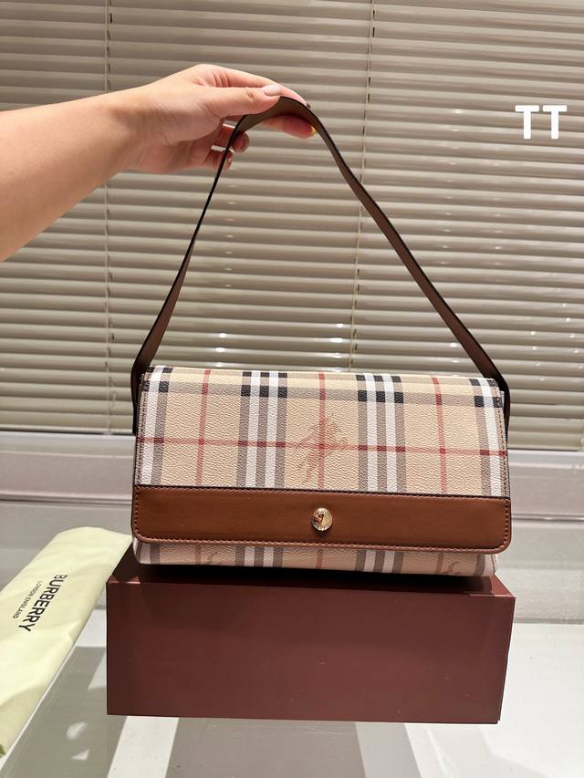 配盒 Size 26Cm Burberry 新品邮差包 随心搭配