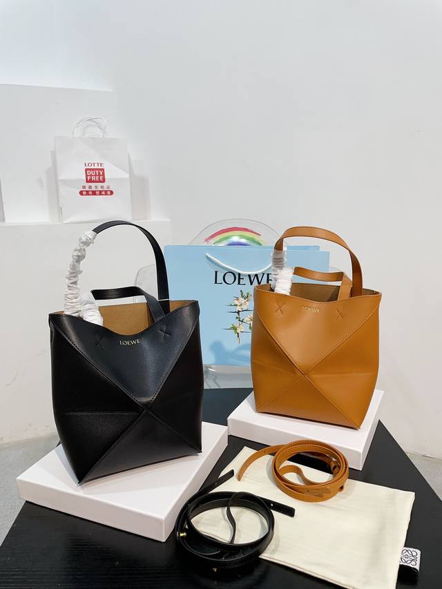 配盒 头层牛皮 罗意威 Size:上口2522Cm Loewe Puzzle 新款 Tote 新晋顶流 可以折叠的包包 出行很方便哟