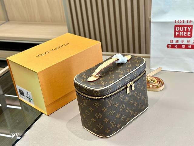 折叠盒 原版来啦 Lv Nice化妆箱 原版五金 Size:24*17Cm 搭配肩带