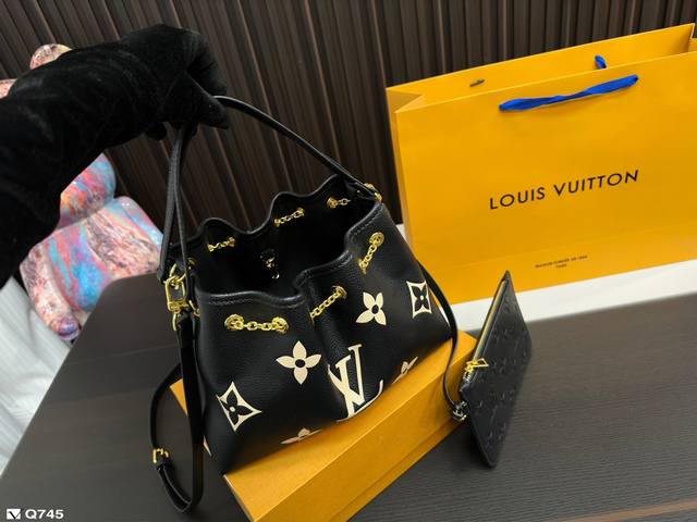 配折叠盒 Size 28.20Cm Lv 彩印 水桶包 很实用 很还看