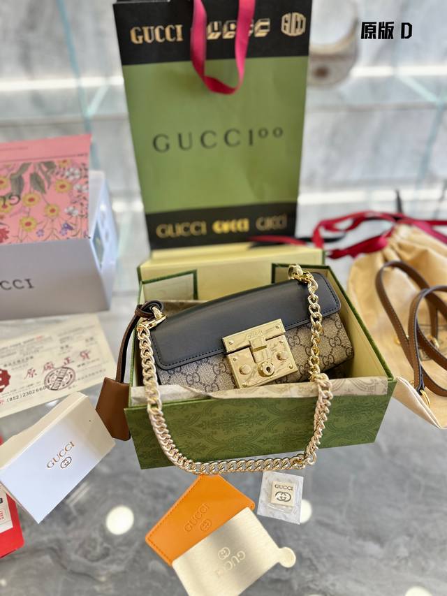 Gucci Padlock月光宝盒绝对不是时代的眼泪很多人都说这个包已经是时代的眼泪 我觉得根本不是 可单肩可斜挎单肩贵气淑女斜挎休闲 关键是质感很好看起来很贵