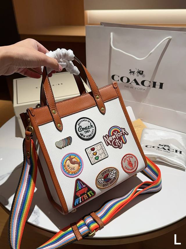 Coach蔻驰 Field Tote 22托特包tote 贴图徽章购物袋 尺寸22Cm 礼盒包装