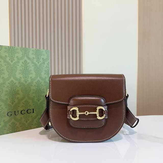 礼盒包装 Gucci古驰gucci Horsebit 1955系列迷你半圆形手袋尺寸 1718 57 5Cm