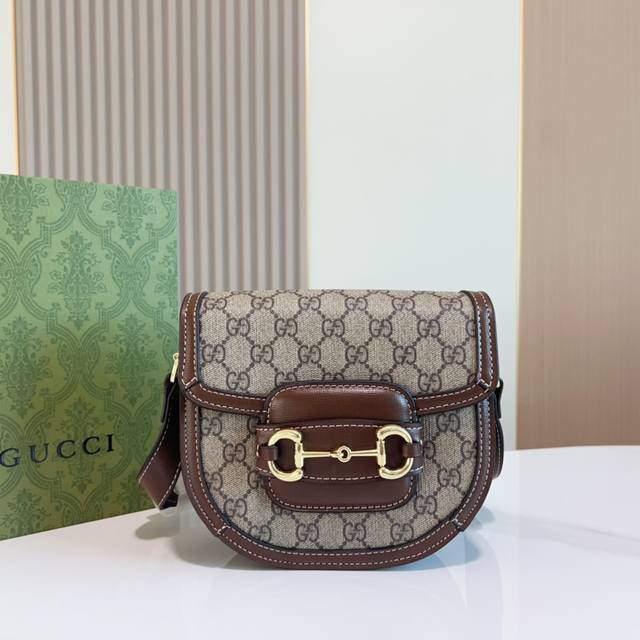 礼盒包装 Gucci古驰gucci Horsebit 1955系列迷你半圆形手袋尺寸 1718 57 5Cm