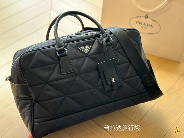 Size 43 28Cm 首发prada旅行包 男生背也很好看 女生背超帅 旅行包 健身包 搜索prada 旅行包