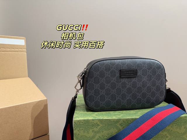 全套包装尺寸24 15 酷奇gucci 相机包 男生日常休闲搭配的理想选择 实用又百搭 小小的身体大大的空间 非常适合放随身物品 面料耐磨耐刮蹭 适合男生大大咧